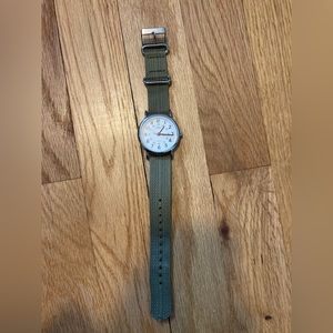 Men’s Timex Weekender with green nato strap